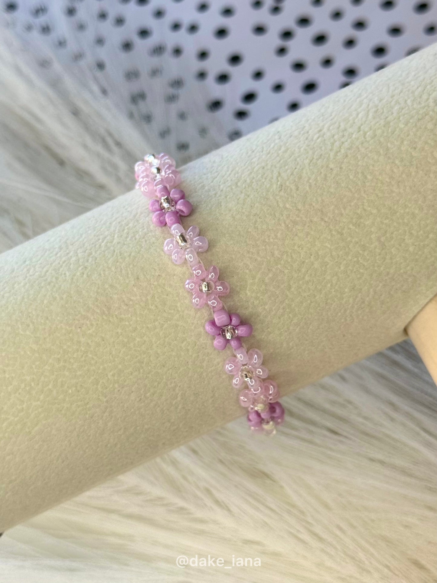 Purple Beaded Flower Bracelet, Handmade Floral Bracelet, Daisy Jewelry, Minimalist Bracelet, Adjustable Stainless Steel Clasp