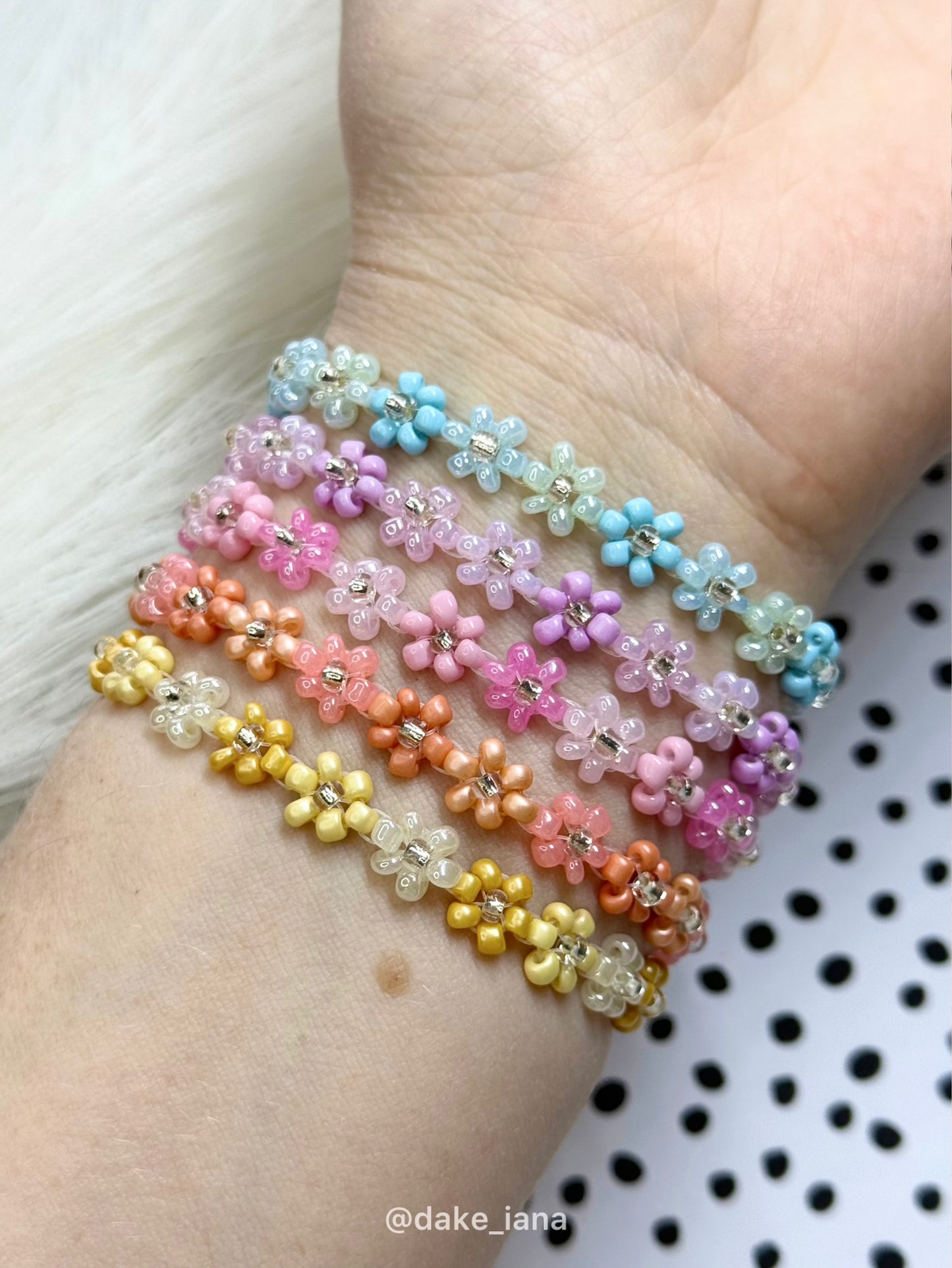 Beaded Flower Bracelet, Daisy Bracelet, Handmade Floral Jewelry, Adjustable Bracelet, Choose Your Color