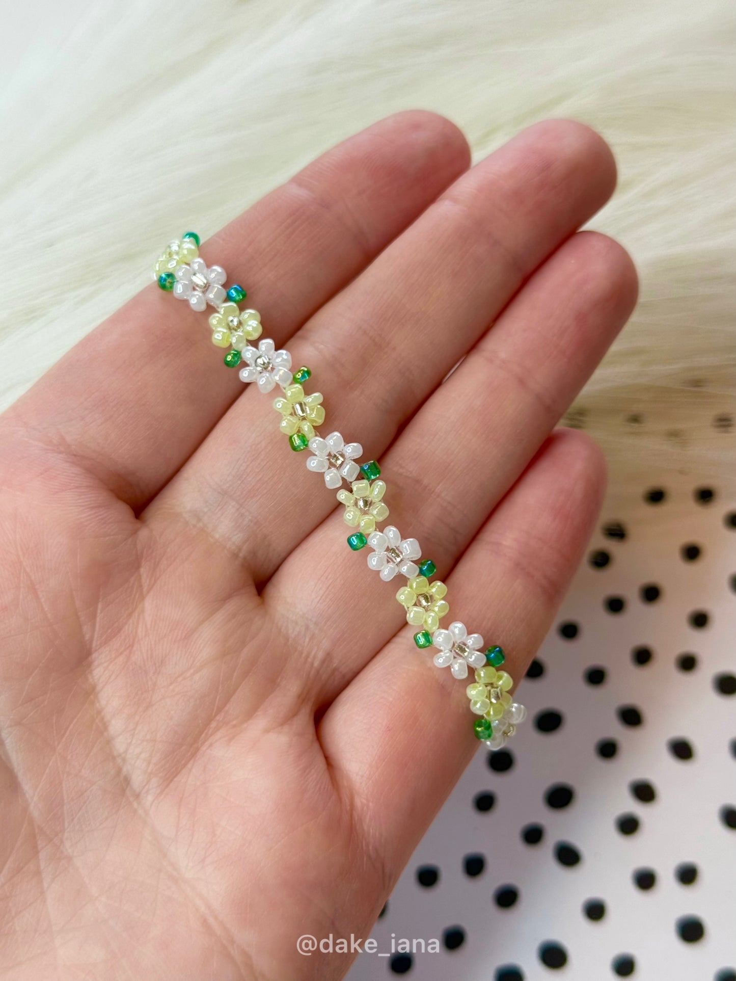 Seed Bead Flower Bracelet White Pale Yellow Daisies Handmade Dainty Adjustable Heart Charm Sunny Jewelry