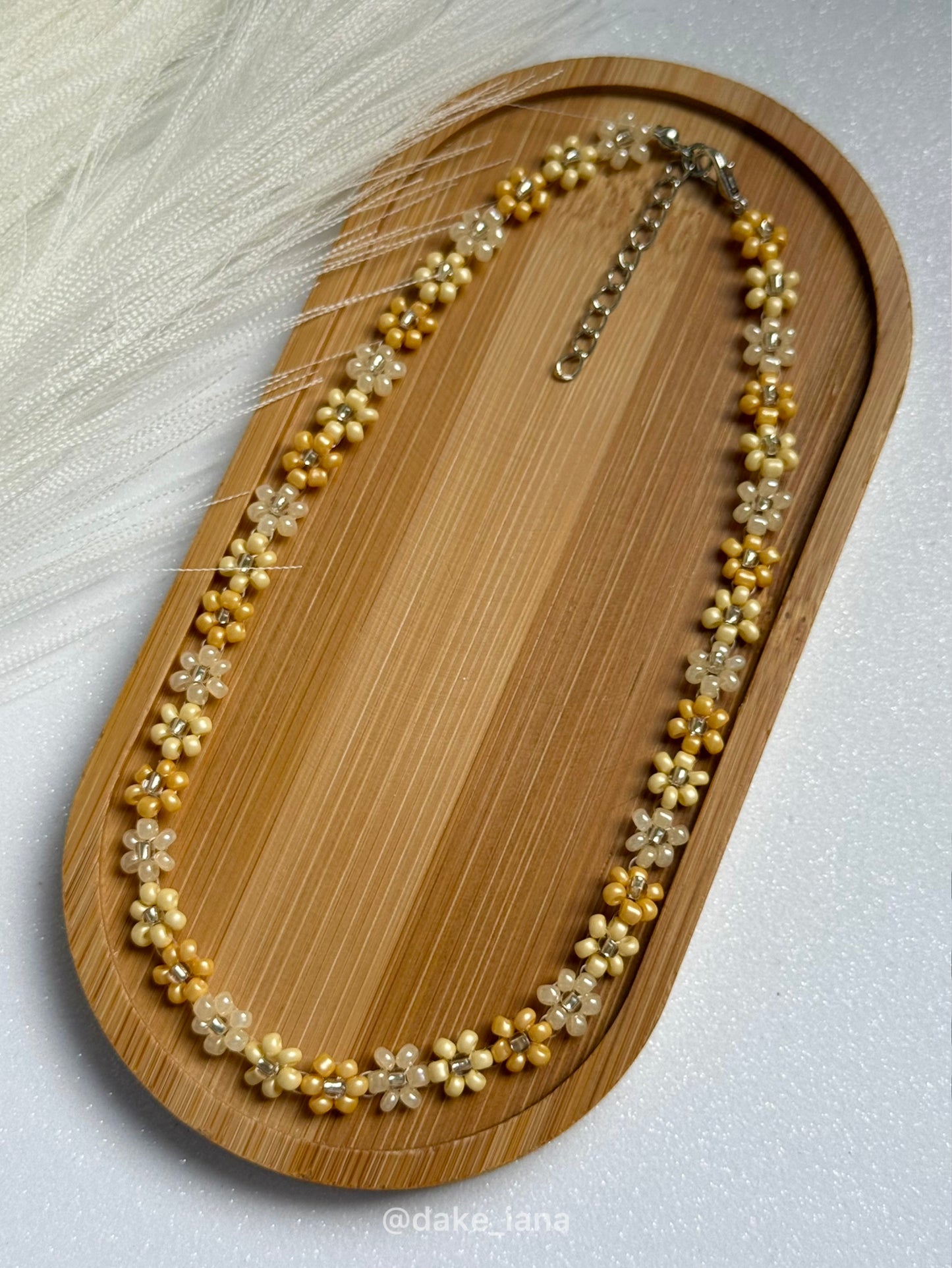 Daisy Beaded Necklace – Handmade Floral Choker, Adjustable Stainless Steel Clasp