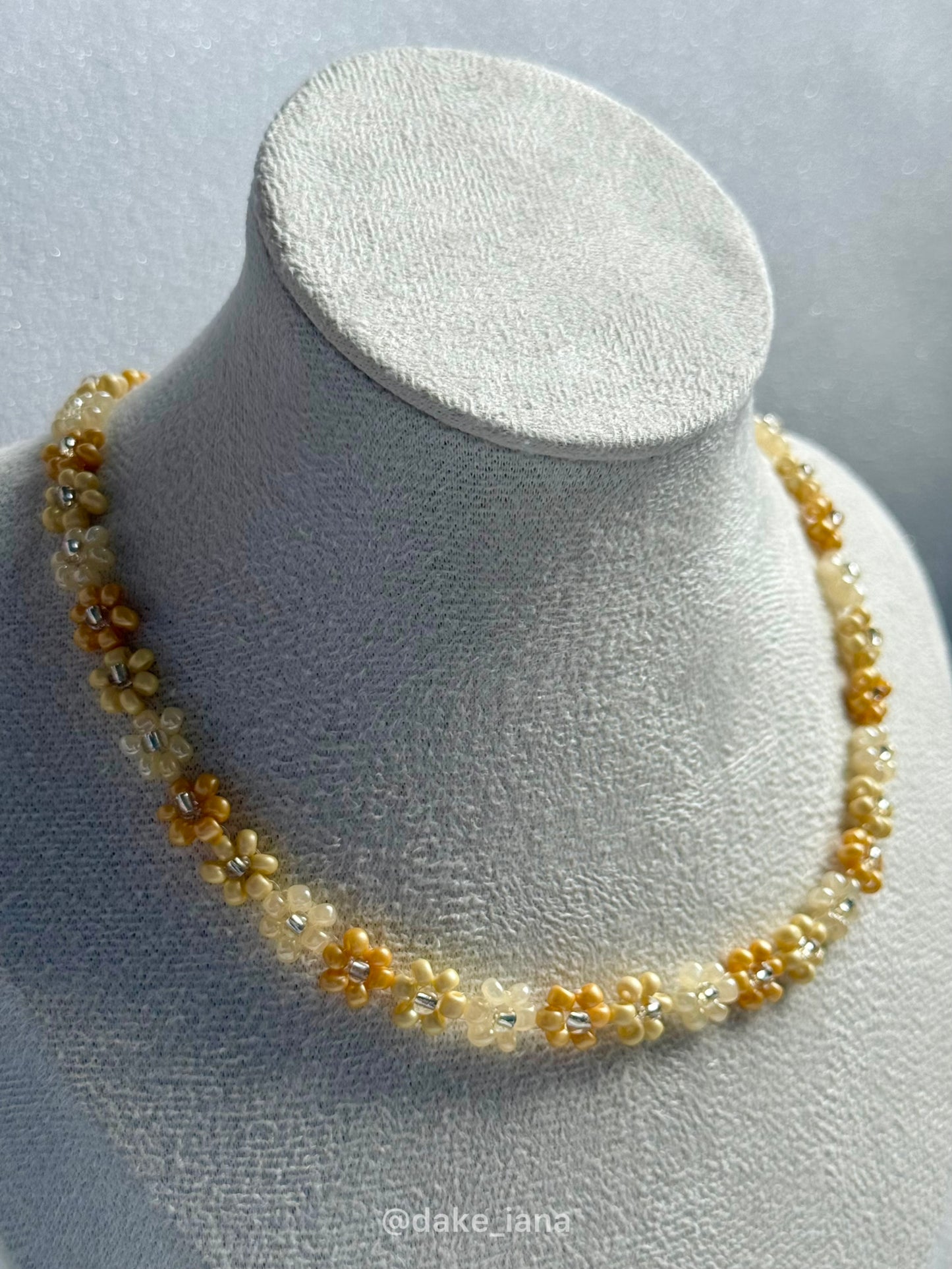 Yellow Daisy Beaded Necklace – Handmade Sunshine Floral Jewelry
