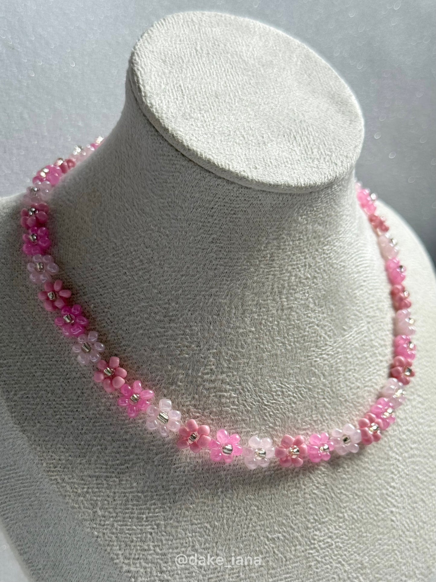 Pink Daisy Beaded Necklace – Handmade Cute Floral Jewelry, Kawaii Style