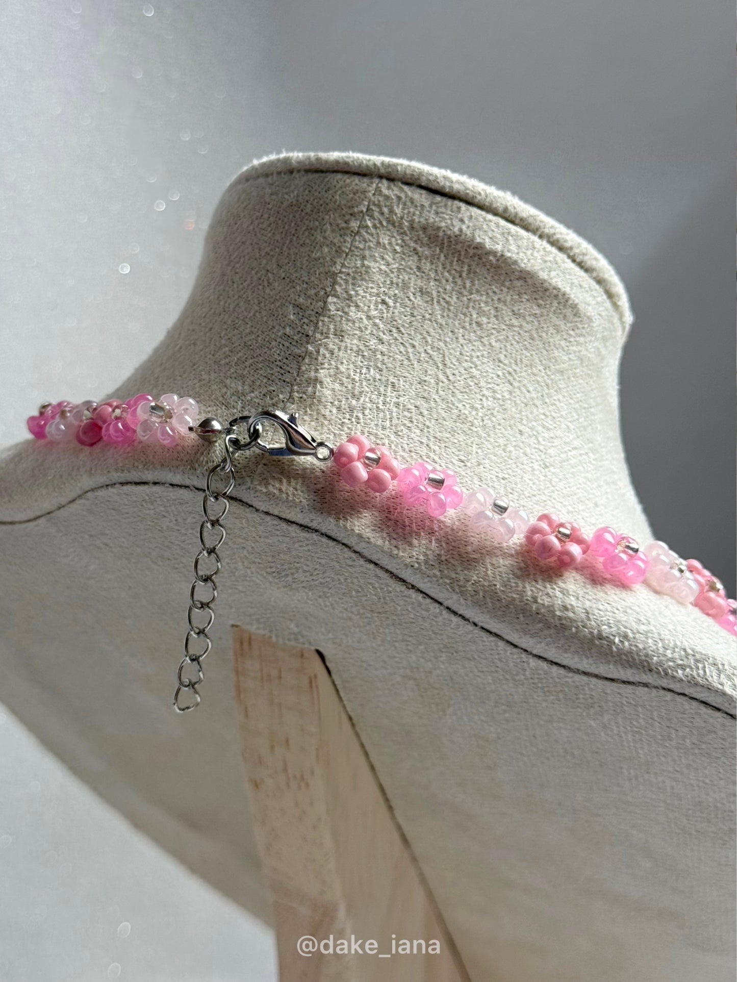 Pink Daisy Beaded Necklace – Handmade Cute Floral Jewelry, Kawaii Style