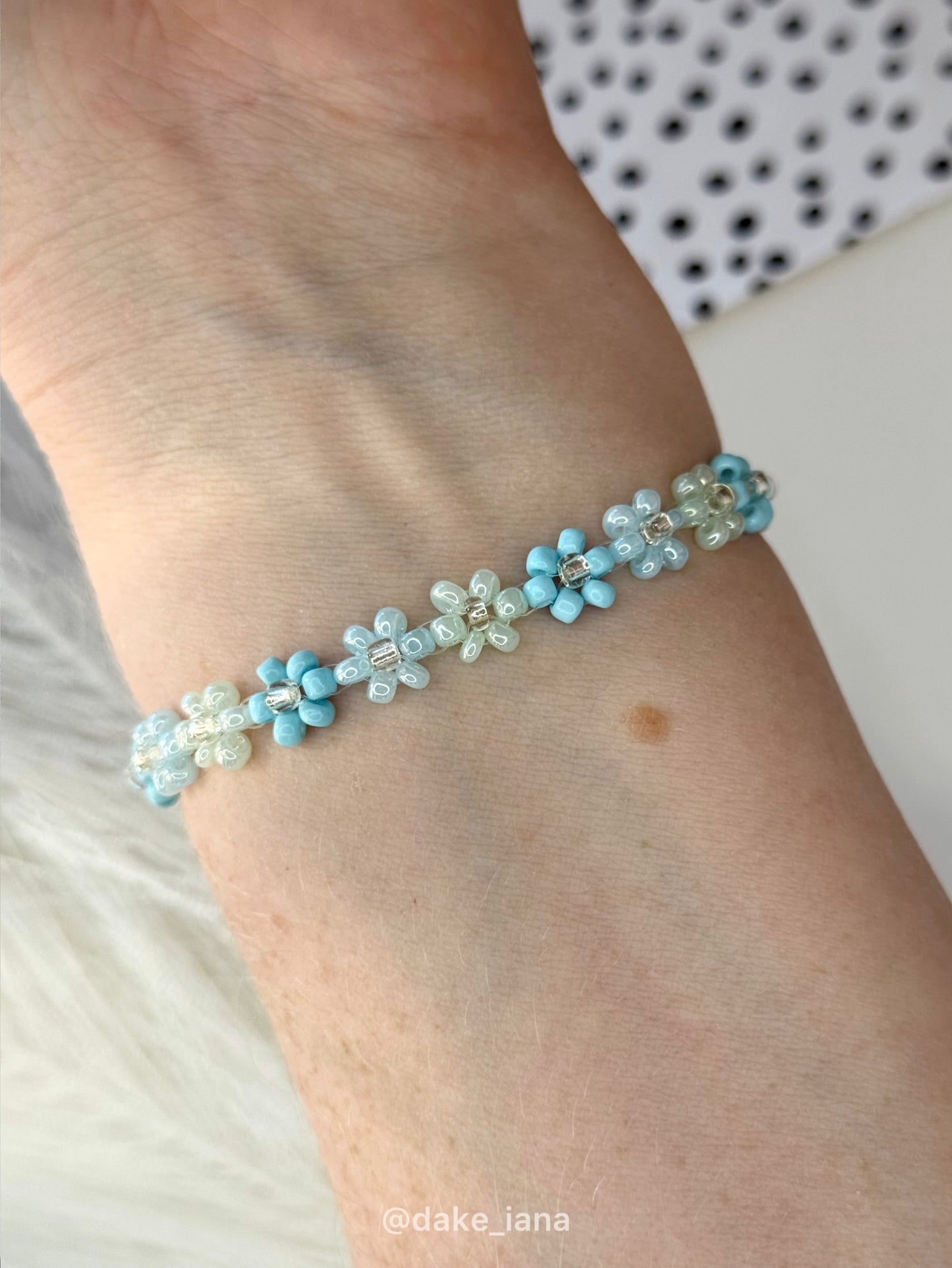 Beaded Flower Bracelet, Daisy Bracelet, Handmade Floral Jewelry, Adjustable Bracelet, Choose Your Color