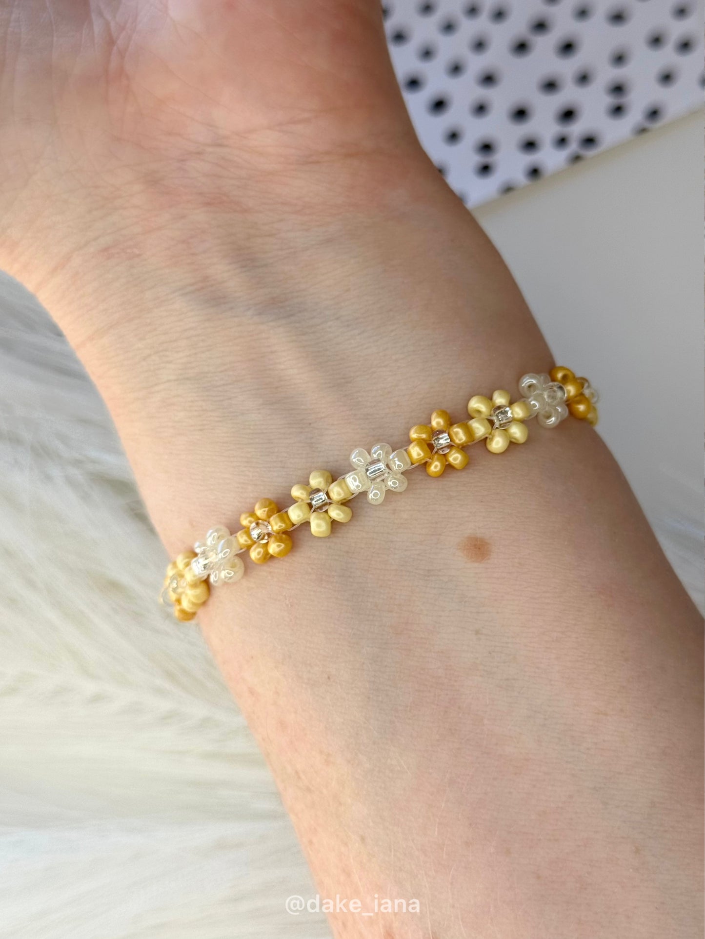 Yellow Beaded Flower Bracelet, Daisy Bracelet, Handmade Summer Jewelry, Floral Bracelet, Adjustable Bracelet