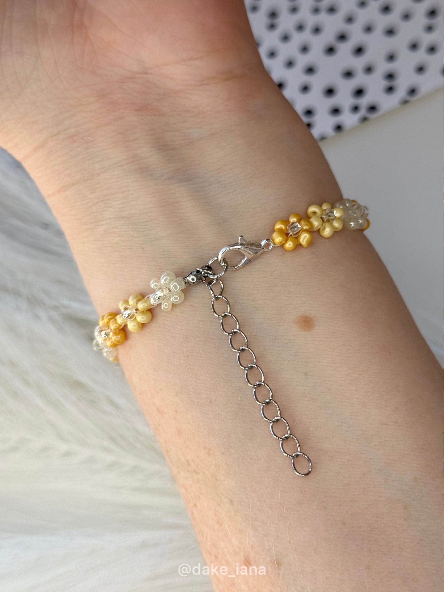 Yellow Beaded Flower Bracelet, Daisy Bracelet, Handmade Summer Jewelry, Floral Bracelet, Adjustable Bracelet