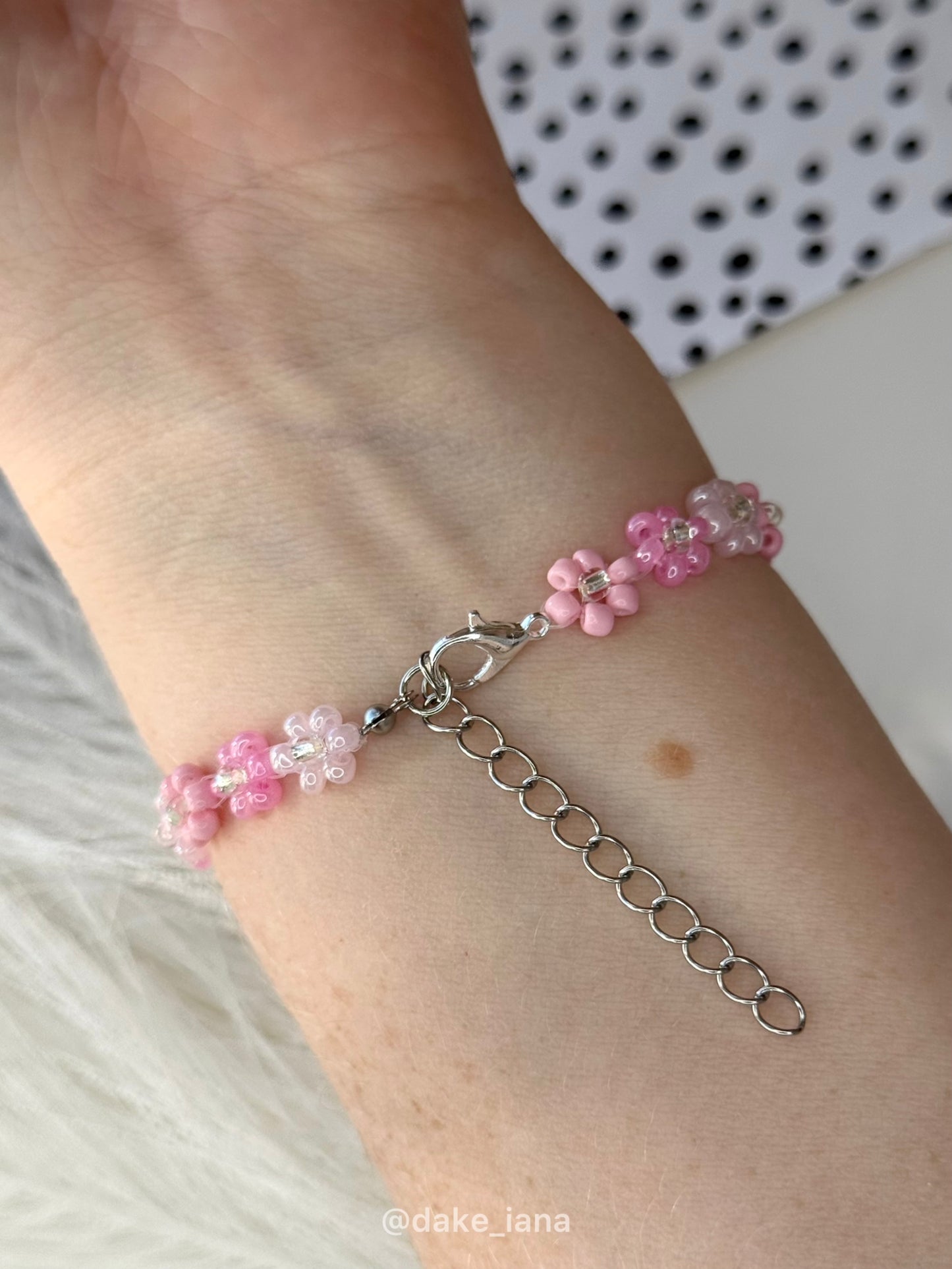 Pink Beaded Flower Bracelet, Floral Bracelet for Women, Handmade Daisy Bracelet, Cute Minimal Jewelry, Adjustable Bracelet