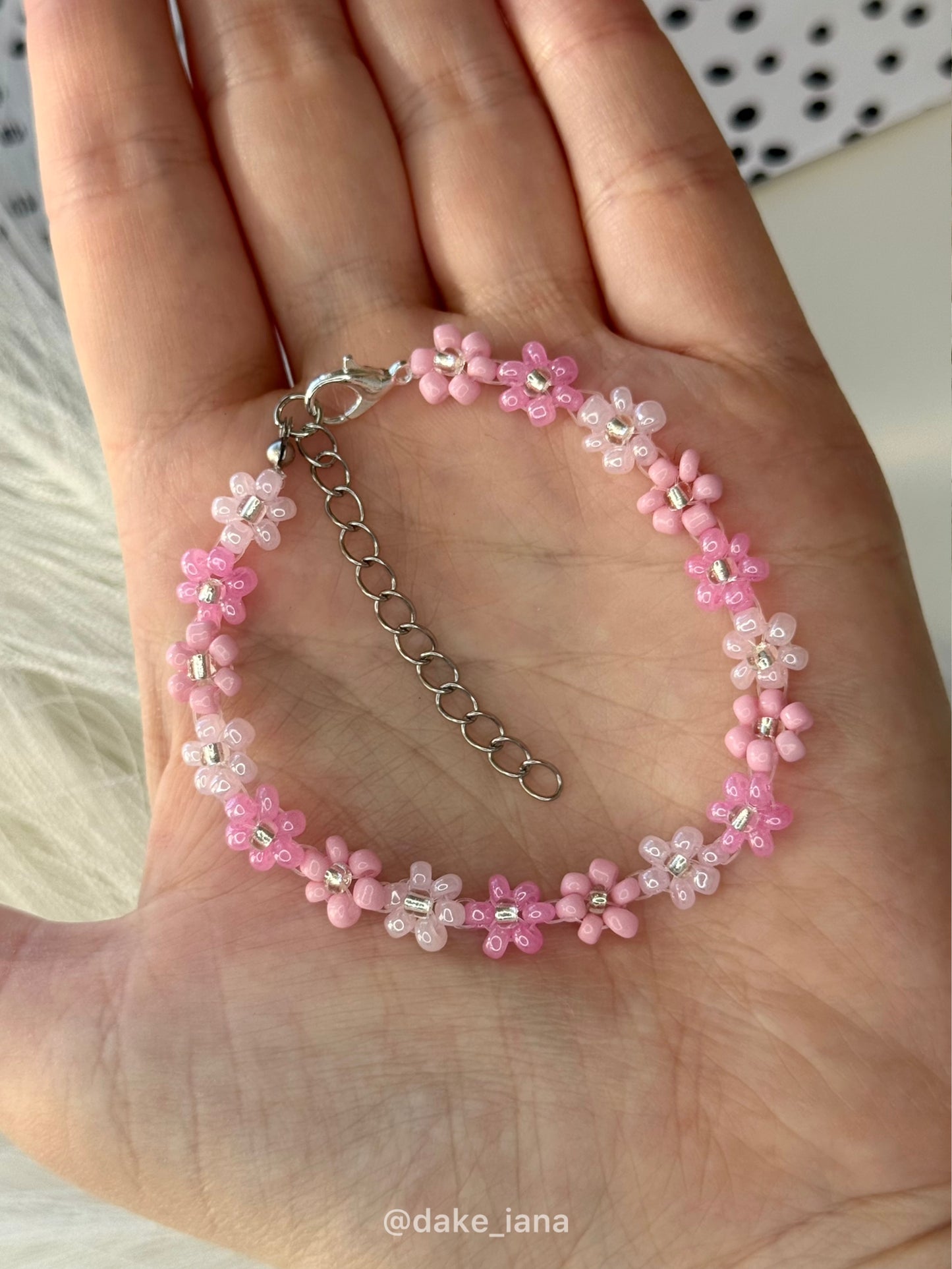 Pink Beaded Flower Bracelet, Floral Bracelet for Women, Handmade Daisy Bracelet, Cute Minimal Jewelry, Adjustable Bracelet