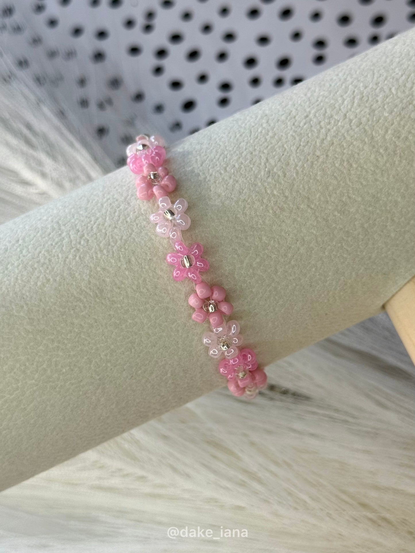 Pink Beaded Flower Bracelet, Floral Bracelet for Women, Handmade Daisy Bracelet, Cute Minimal Jewelry, Adjustable Bracelet