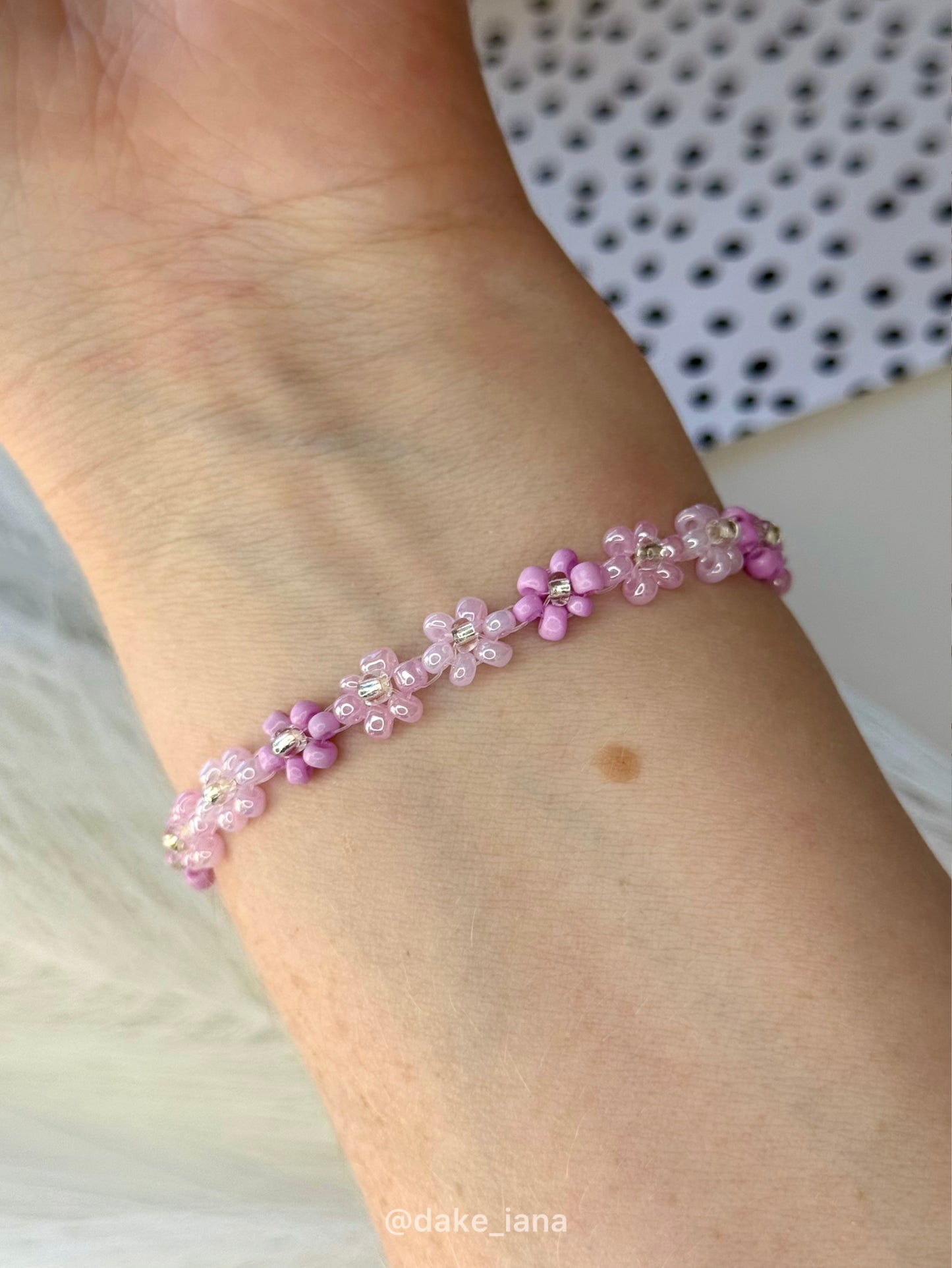 Purple Beaded Flower Bracelet, Handmade Floral Bracelet, Daisy Jewelry, Minimalist Bracelet, Adjustable Stainless Steel Clasp
