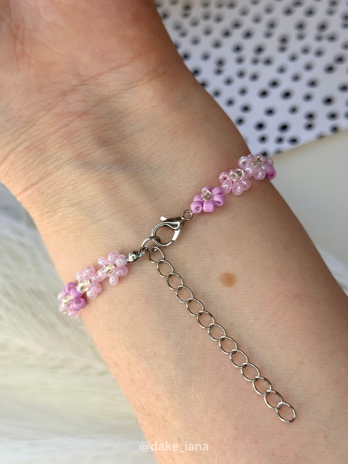 Purple Beaded Flower Bracelet, Handmade Floral Bracelet, Daisy Jewelry, Minimalist Bracelet, Adjustable Stainless Steel Clasp