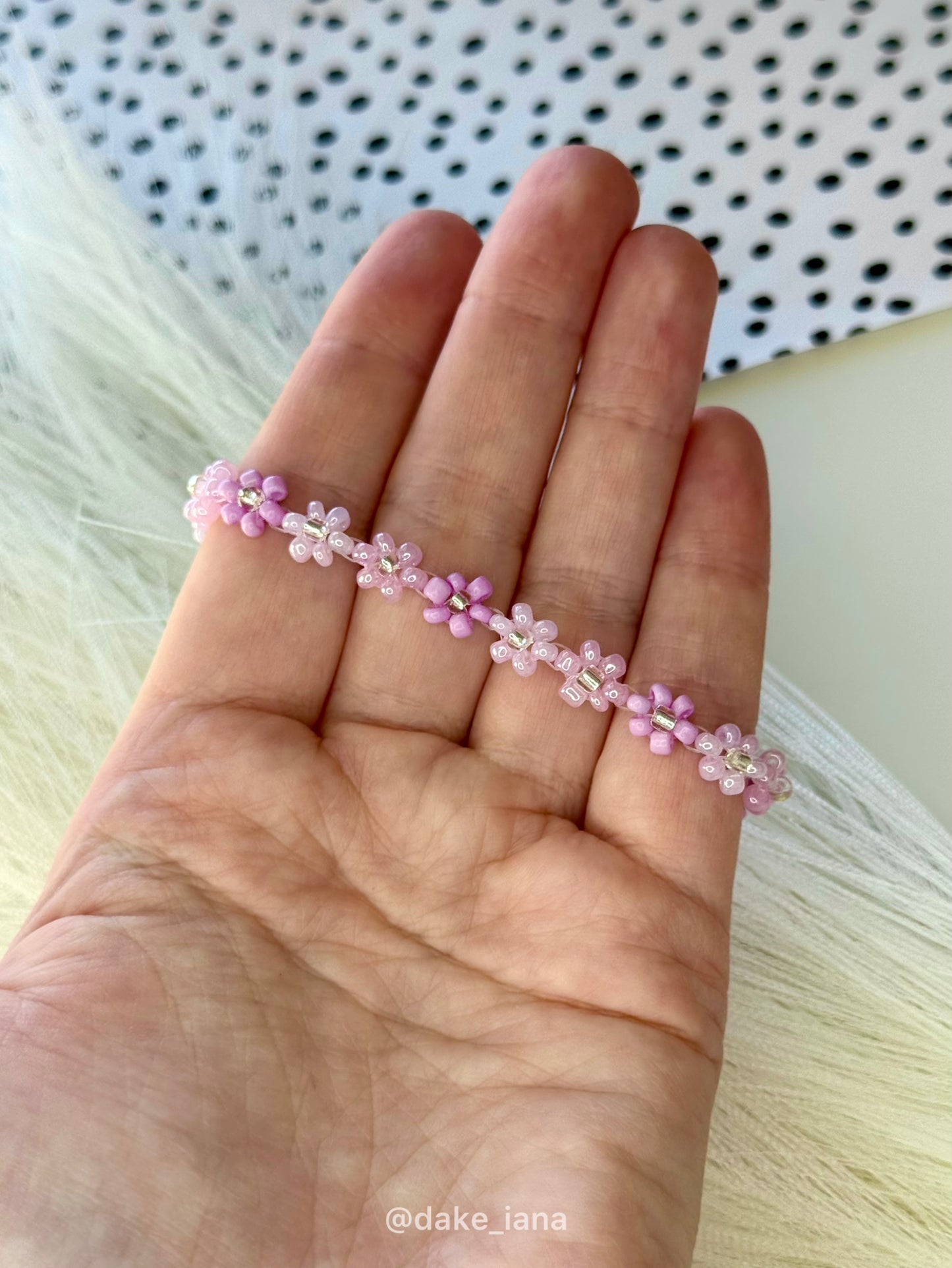 Purple Beaded Flower Bracelet, Handmade Floral Bracelet, Daisy Jewelry, Minimalist Bracelet, Adjustable Stainless Steel Clasp