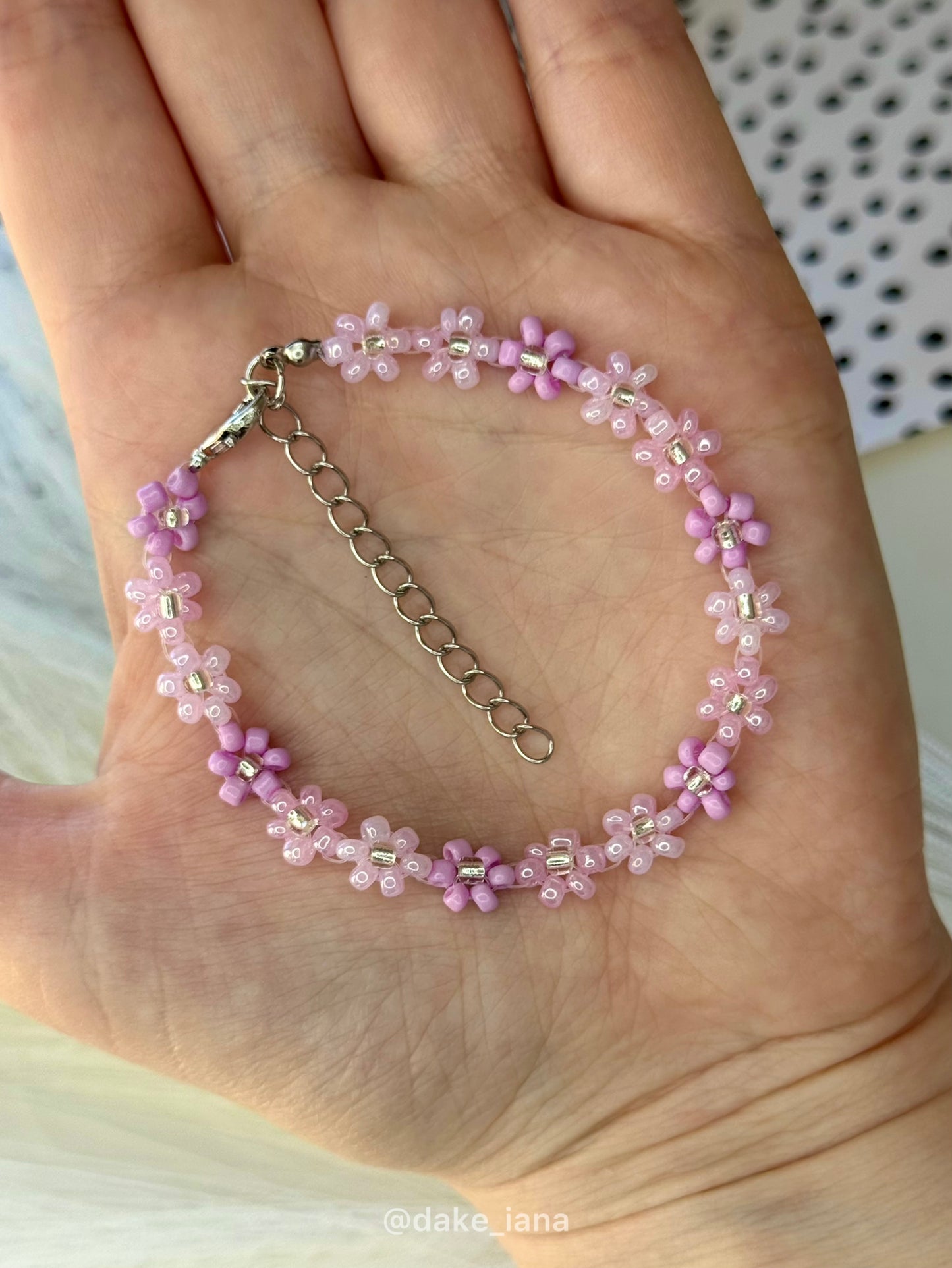 Purple Beaded Flower Bracelet, Handmade Floral Bracelet, Daisy Jewelry, Minimalist Bracelet, Adjustable Stainless Steel Clasp