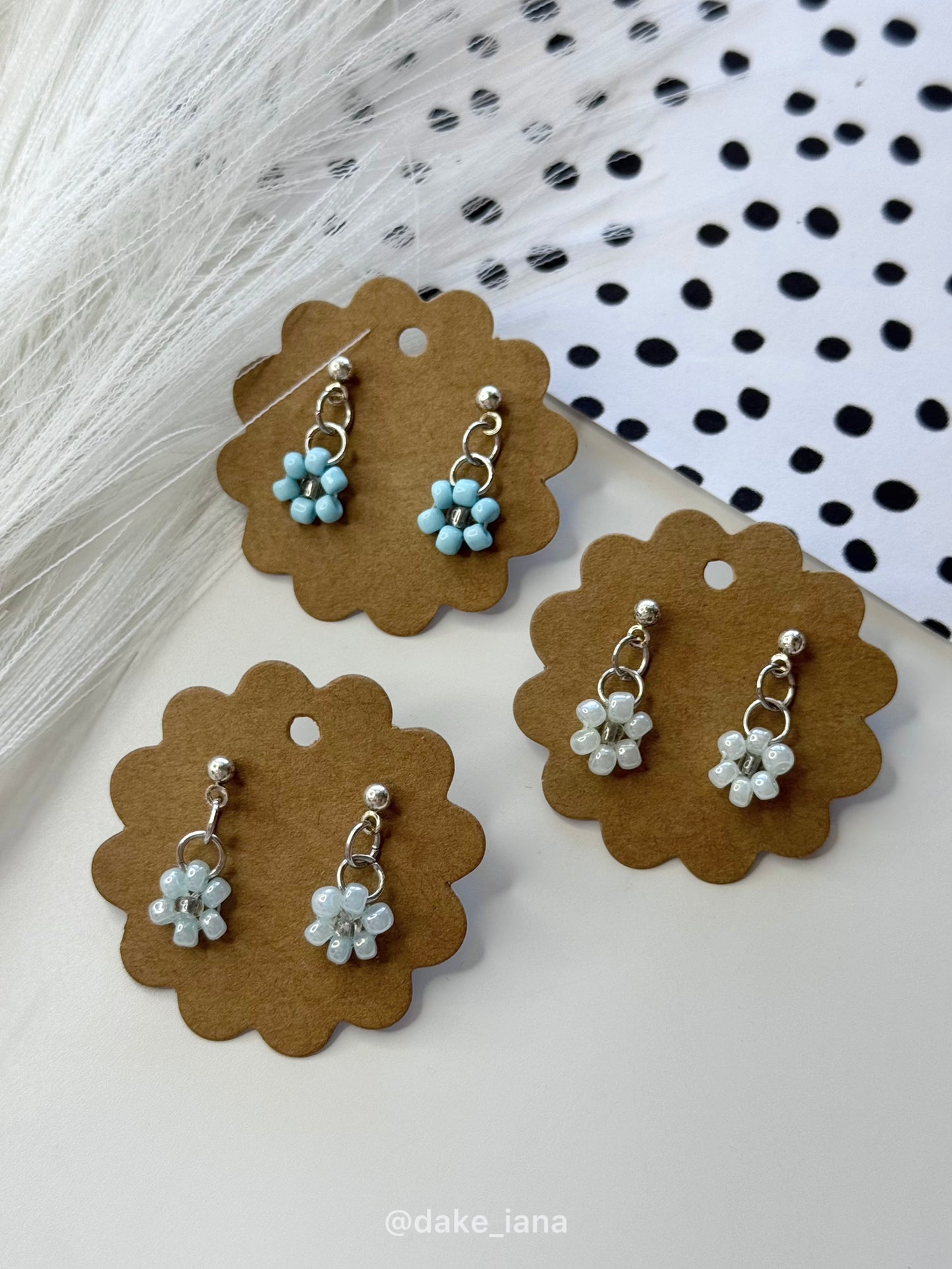 Blue Daisy Earrings Set, Beaded Flower Earrings, Minimalist Jewelry