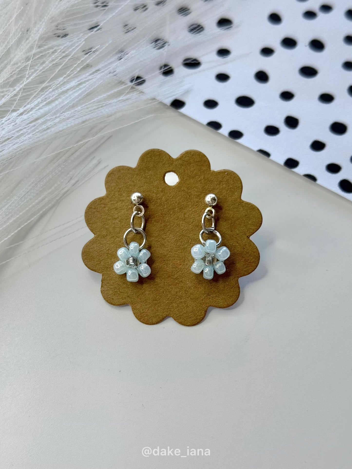 Blue Daisy Earrings Set, Beaded Flower Earrings, Minimalist Jewelry