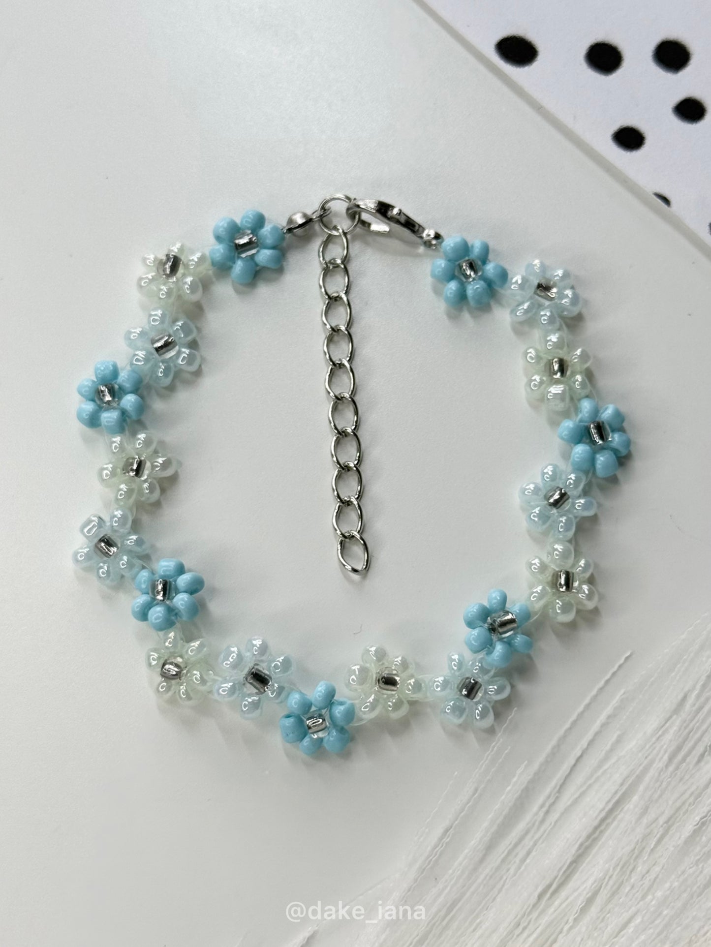 Blue Daisy Beaded Bracelet – Handmade Floral Bracelet, Zigzag Flower Design