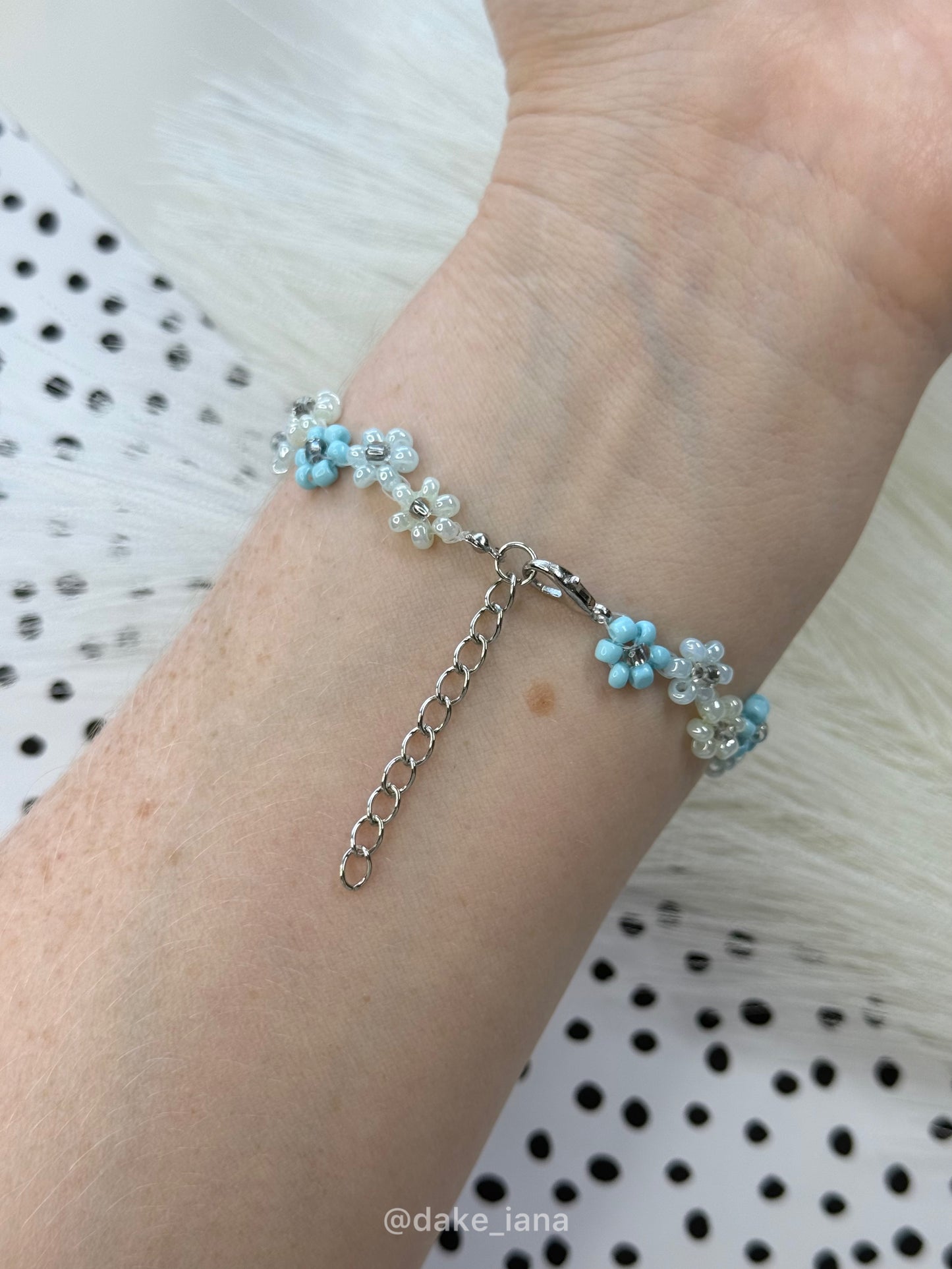 Blue Daisy Beaded Bracelet – Handmade Floral Bracelet, Zigzag Flower Design