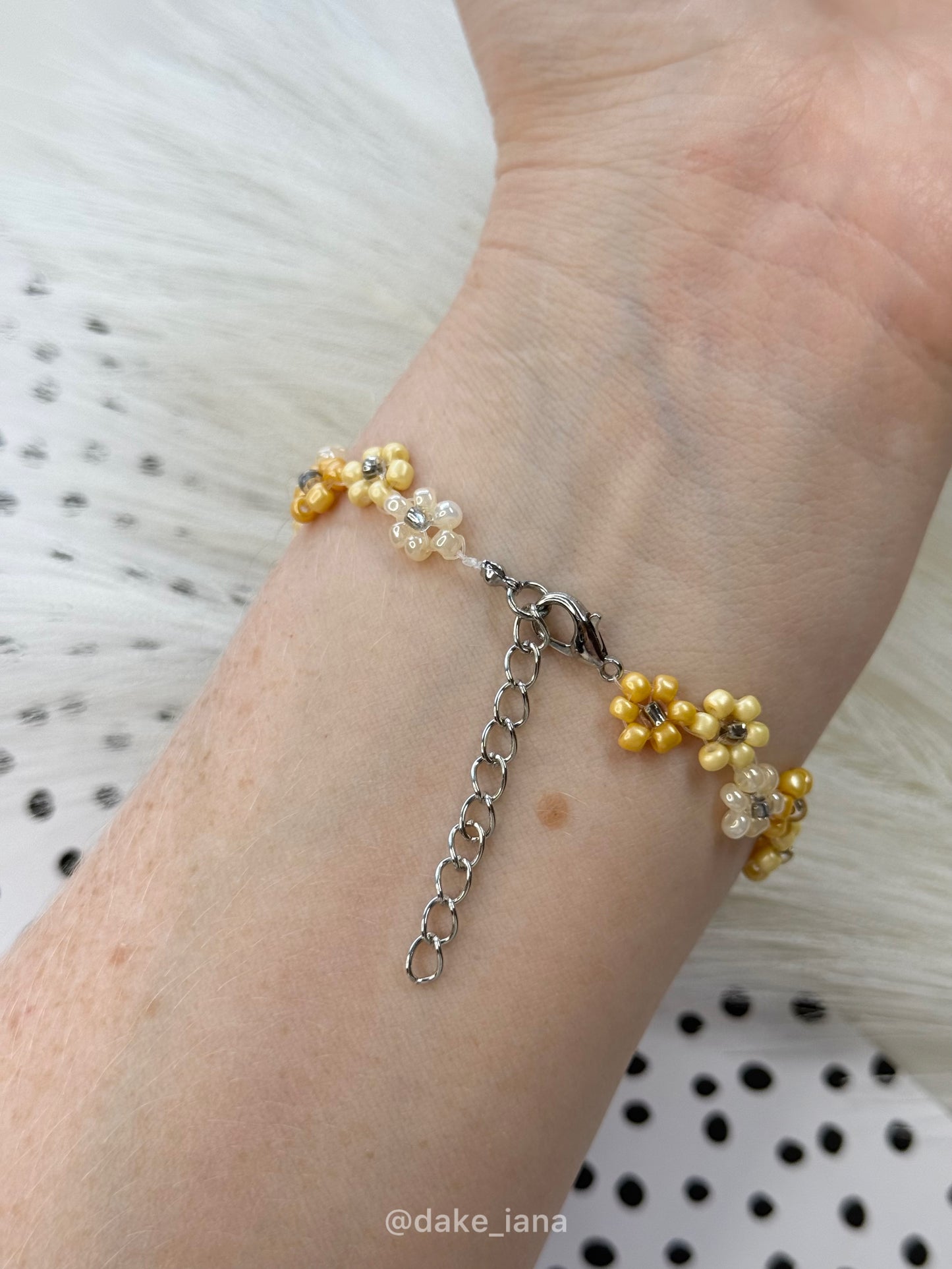 Yellow Daisy Beaded Bracelet – Handmade Sunshine Floral Bracelet, Zigzag Design