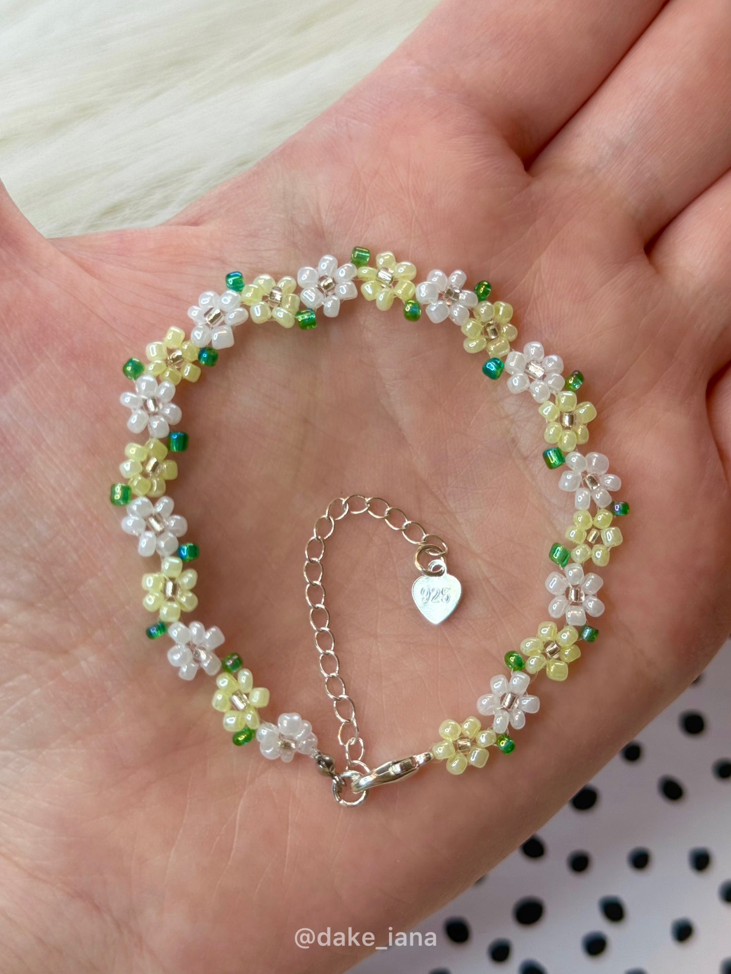 Seed Bead Flower Bracelet White Pale Yellow Daisies Handmade Dainty Adjustable Heart Charm Sunny Jewelry