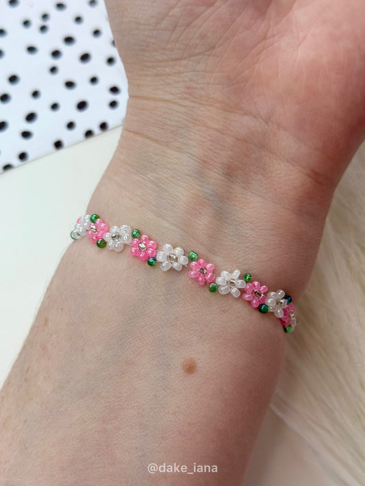 Seed Bead Flower Bracelet White Pink Daisies Dainty Handmade Adjustable Heart Charm Gift for Her