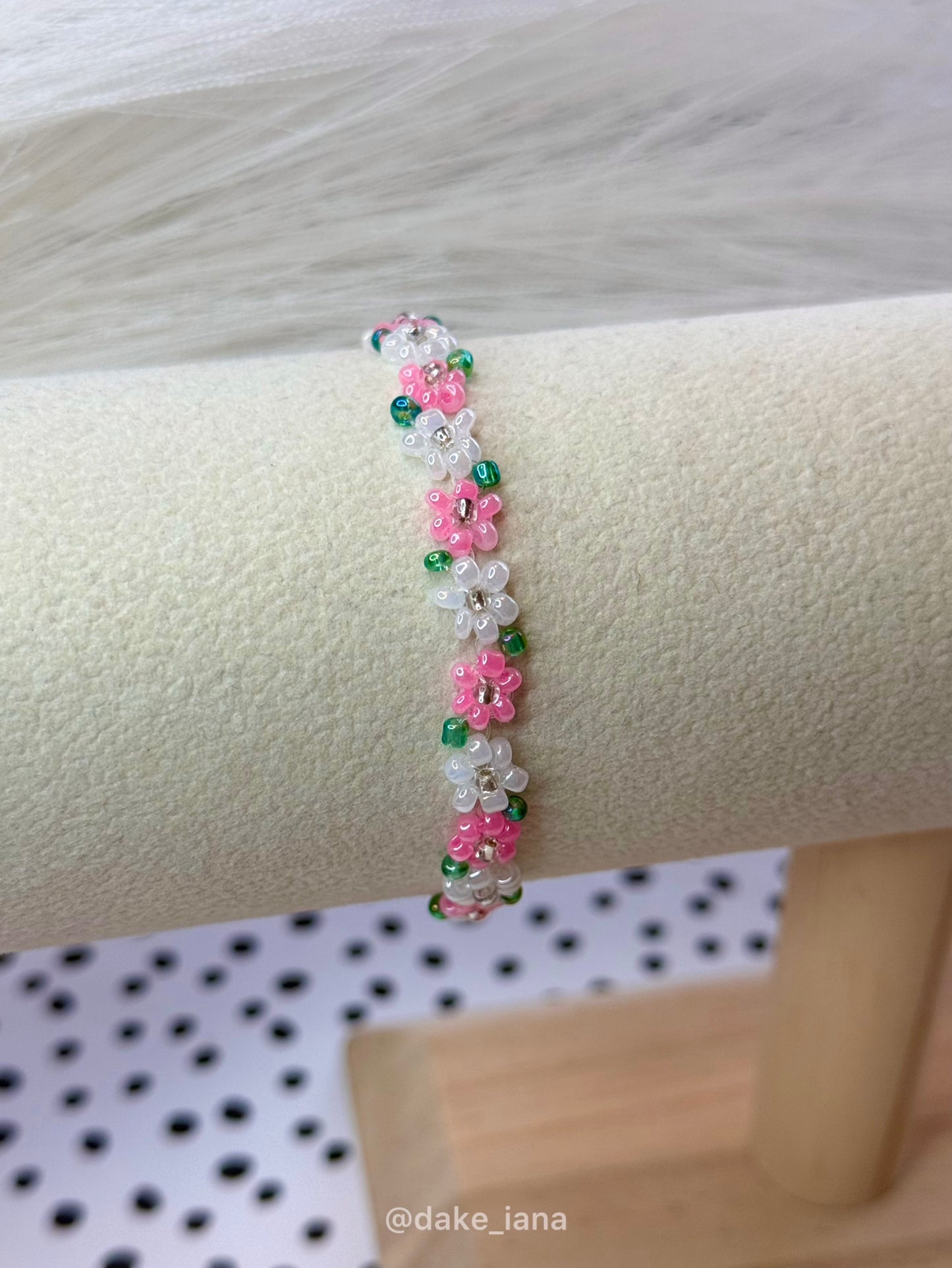 Seed Bead Flower Bracelet White Pink Daisies Dainty Handmade Adjustable Heart Charm Gift for Her