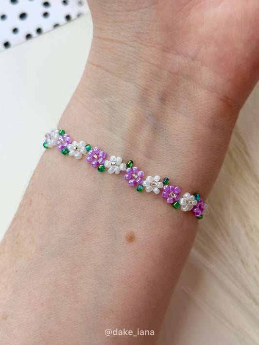Seed Bead Flower Bracelet White Lilac Purple Daisies Dainty Handmade Adjustable Heart Charm Fairy Jewelry