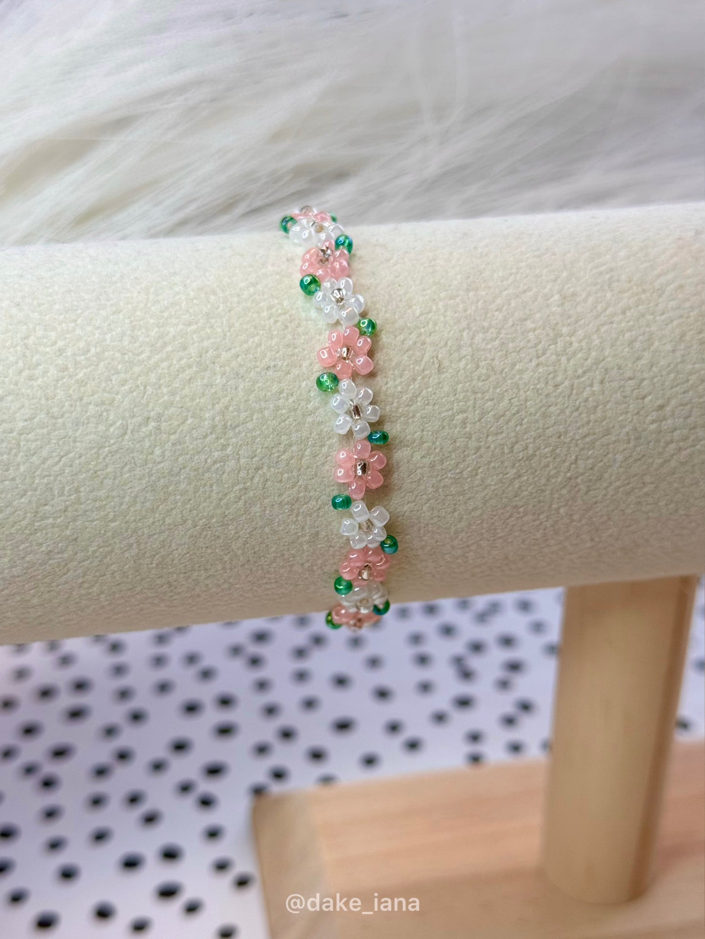 Seed Bead Flower Bracelet White Peach Daisies Handmade Dainty Adjustable Heart Charm Boho Pastel Jewelry